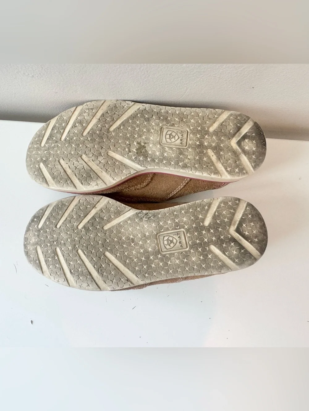 Ariat Sz 1 Girls Cruiser Shoes Slip On Light Brown with Pink Accents